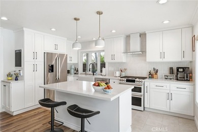 You found it! Open floor pan, new modern updates, main floor - photo 10