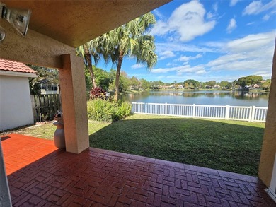 (private lake, pond, coastal) Home For Sale in Plantation Florida