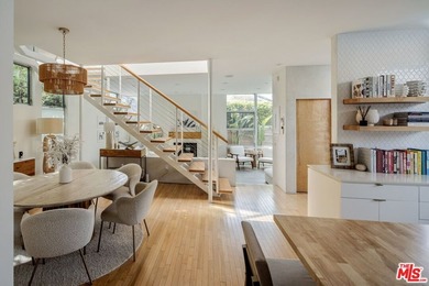 Modern Venice living with clean architectural lines and abundant - photo 6