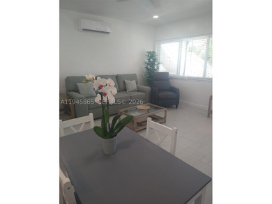 Amazing location, stop looking!! Investment property or ready to - photo 6