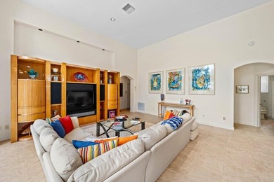 Incredible 4 BD 4 BA courtyard home in Woodfield Country Club - photo 7
