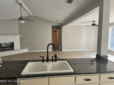 Spacious home in quiet neighborhood. Needs a bit of TLC but - photo 8