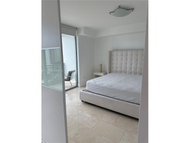 Welcome to urban luxury in the heart of Miami. This Spacious 1