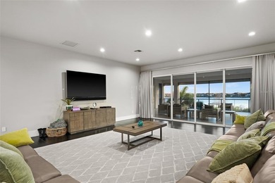 Lakefront, Luxurious, home with Private Pool in Windermere. A - photo 16