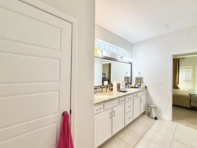 Welcome to this spacious and beautifully maintained 3-bedroom - photo 17