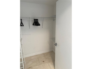 Welcome to urban luxury in the heart of Miami. This Spacious 1