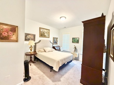 Welcome to this spacious and beautifully maintained 3-bedroom - photo 19