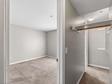 A beautifully maintained tri-level townhome located in the heart - photo 19