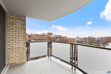 Very spacious 2-bedroom/ 2-full bathroom, 1324 sqft corner unit