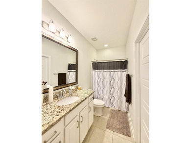 Welcome to this spacious and beautifully maintained 3-bedroom - photo 21