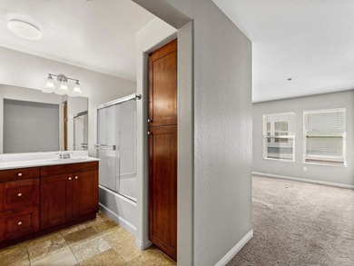 A beautifully maintained tri-level townhome located in the heart - photo 21