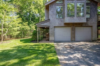 Stylish, 4-bedroom, 3-bath home in Springs is designed for easy - photo 22