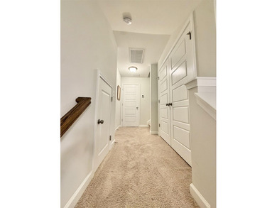 Welcome to this spacious and beautifully maintained 3-bedroom - photo 23