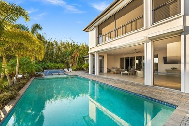 Lakefront, Luxurious, home with Private Pool in Windermere. A - photo 25
