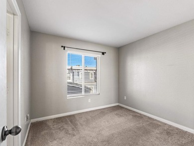 A beautifully maintained tri-level townhome located in the heart - photo 25