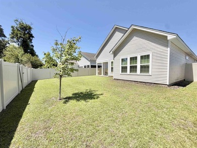 Welcome to this spacious and beautifully maintained 3-bedroom - photo 28