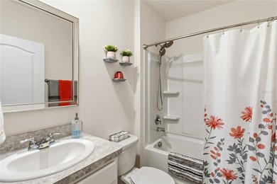 SELLER MOTIVATED! Welcome to this immaculate 3-bedroom - photo 29
