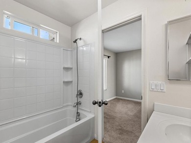 A beautifully maintained tri-level townhome located in the heart - photo 29