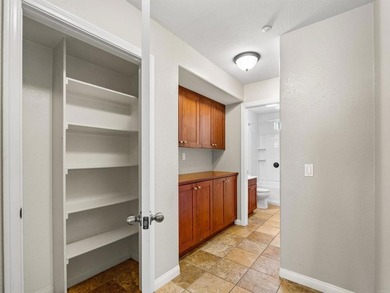 A beautifully maintained tri-level townhome located in the heart - photo 30