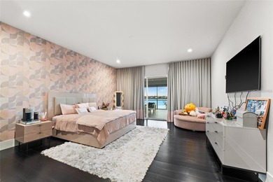 Lakefront, Luxurious, home with Private Pool in Windermere. A - photo 32
