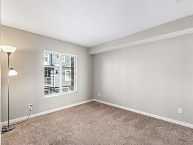 A beautifully maintained tri-level townhome located in the heart - photo 32