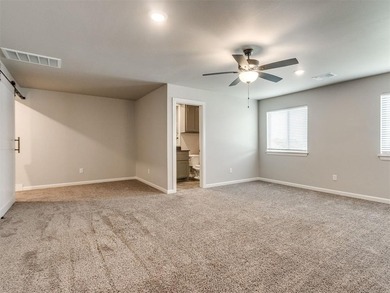 Welcome to Cedar Lane, where luxury, comfort, and thoughtful - photo 33