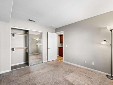 A beautifully maintained tri-level townhome located in the heart - photo 34