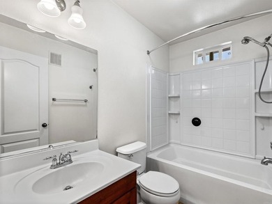 A beautifully maintained tri-level townhome located in the heart - photo 35