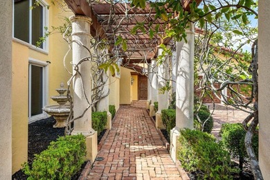 Stunning 6-bedroom, 5-bathroom, 2-half-bath estate overlooking - photo 4