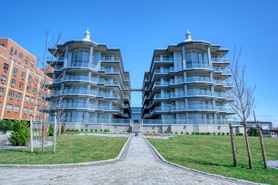 East River Condo For Sale in College Point New York
