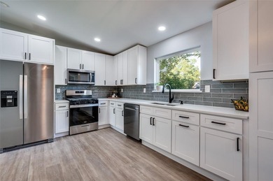 Lake Lewisville Home For Sale in Lake Dallas Texas