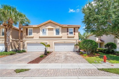 (private lake, pond, coastal) Townhome/Townhouse For Sale in Greenacres Florida