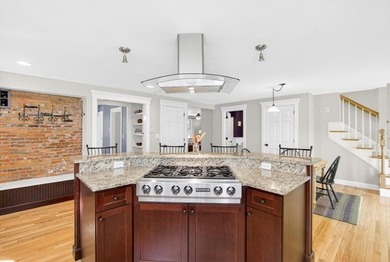 Beautifully renovated antique farmhouse offering the perfect - photo 11