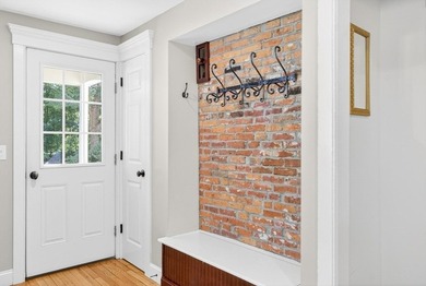 Beautifully renovated antique farmhouse offering the perfect - photo 13