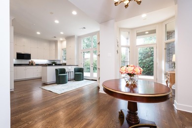 Exceptional residence located in the highly desirable gated - photo 14