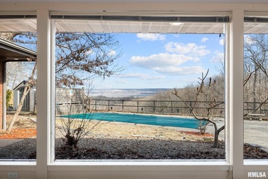 Beautiful mid-century Ranch home on Peoria's iconic Detweiller