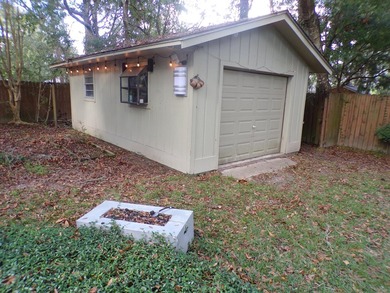 Welcome home to the prettiest neighborhood in Gautier. Huge Live - photo 18