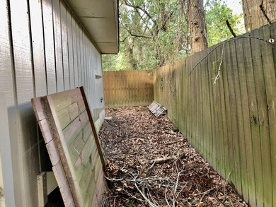 Welcome home to the prettiest neighborhood in Gautier. Huge Live - photo 20