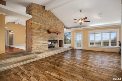 Beautiful mid-century Ranch home on Peoria's iconic Detweiller