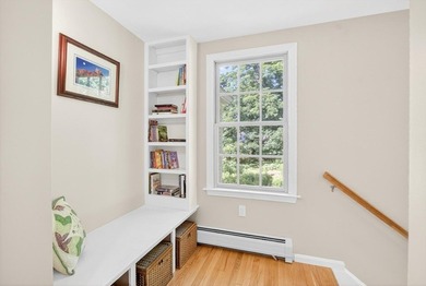 Beautifully renovated antique farmhouse offering the perfect - photo 21