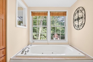 Beautifully renovated antique farmhouse offering the perfect - photo 25