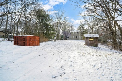 This cute and cozy Farmhouse sits high on a hill on 1.14 acres - photo 7
