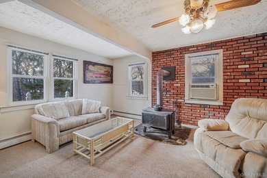 This cute and cozy Farmhouse sits high on a hill on 1.14 acres - photo 9