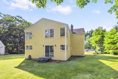 Beautifully renovated antique farmhouse offering the perfect - photo 32