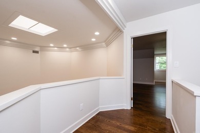 Exceptional residence located in the highly desirable gated - photo 37