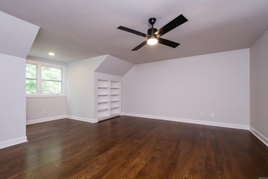 Exceptional residence located in the highly desirable gated - photo 38