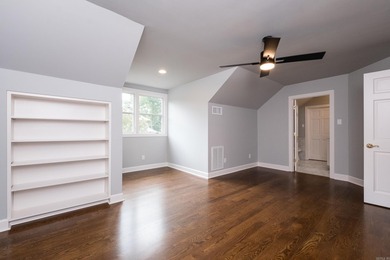 Exceptional residence located in the highly desirable gated - photo 43