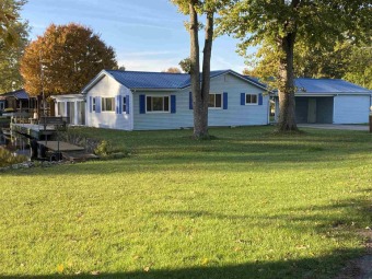 Bruce Lake Home For Sale in Kewanna Indiana