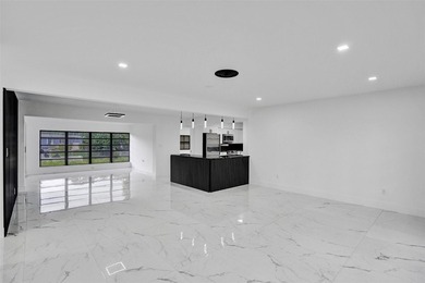 This single family home in Plantation Isles offers a practical - photo 5