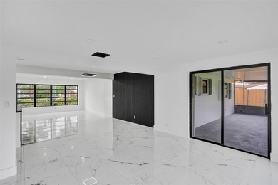 This single family home in Plantation Isles offers a practical - photo 9